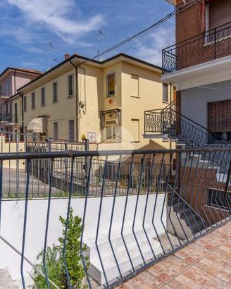 3 LOCALI A FERRARA