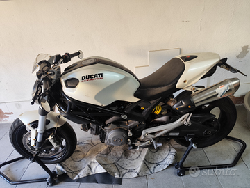 Ducati Monster 696 limited edition