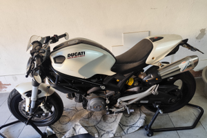 Ducati Monster 696 limited edition