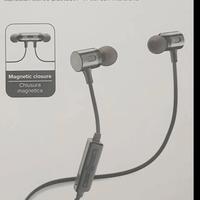 Bluetooth in ear stereo earphones whit microphone.
