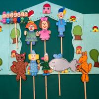 Teatro con burattini - marionette in legno