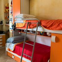 Cameretta per bambini completa di scrivania