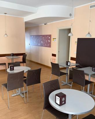 33R - AziendaSi - bar con cucina