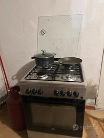 Cucina a Gas Beko - 4 Fuochi + Forno Elettrico