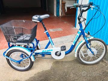 triciclo Atala a pedalata assistita
