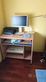 Pc Windows 6 con Mobile e sedia