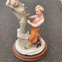 Rara scultura Capodimonte firmata