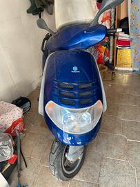 Piaggio hexagon 125
