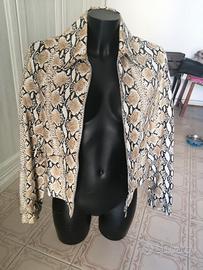 Giacca in vera pelle stampa pitone, con zip