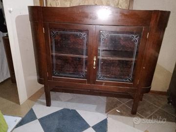 Credenza antica