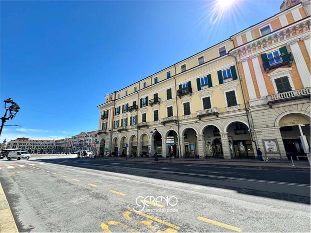 Negozio a due passi da Piazza Galimberti