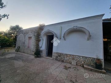 VILLA SINGOLA A FRANCAVILLA FONTANA