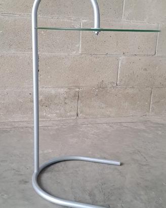 Coppia di comodini in vetro e metallo