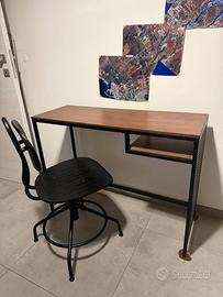 Scrivania stile industriale in legno e metallo