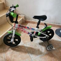 Bicicletta con rotelle