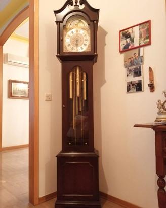 Orologio vintage a pendolo