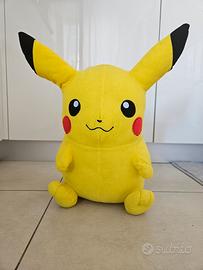 peluche Pikachu
