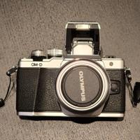 Olympus OM-D E-M10 II + 14-42 3.5 5.6 II R