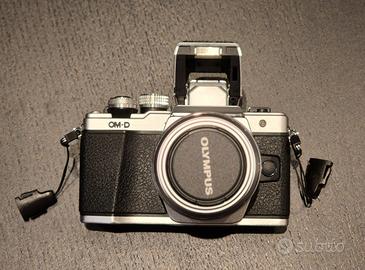 Olympus OM-D E-M10 II + 14-42 3.5 5.6 II R