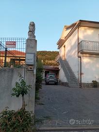 Appartamento+ terreno in casa bifamiliare