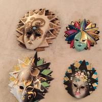 set quattro maschere in porcellana stile veneziano