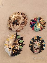 set quattro maschere in porcellana stile veneziano