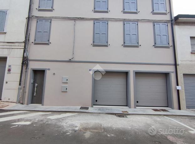 2 LOCALI A CARPI
