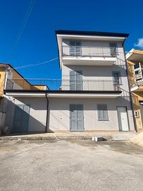 Proprietà di tre piani