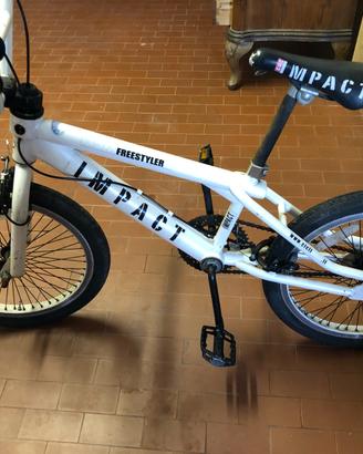 bici freestyler 20" usata IMPACT