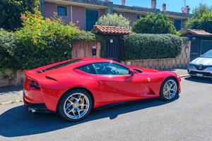 FERRARI 812 Superfast 6.5