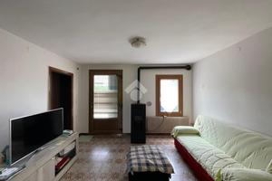 VILLA A SCHIERA CENTRALE A BREDA DI PIAVE
