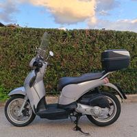 Aprilia Scarabeo 200 i.e.