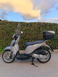 Aprilia Scarabeo 200 i.e.