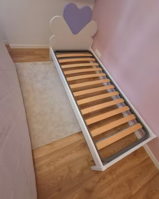 Letto Singolo Bambina con Testiera a Cuore e Rete