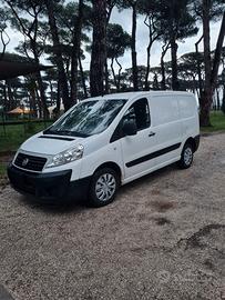 Noleggio furgone con conducente