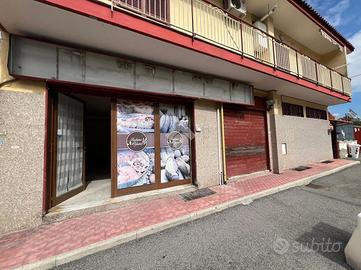 NEGOZIO A NAPOLI