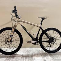 Muontain bike GIANT