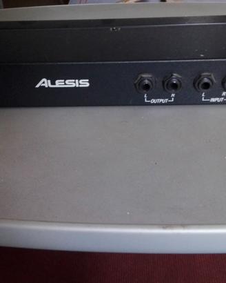 MULTIEFFETTO VOCE ANALOGICO-ALESIS MICROVERB III-