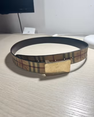 Cintura Burberry originale – Elegante e iconica