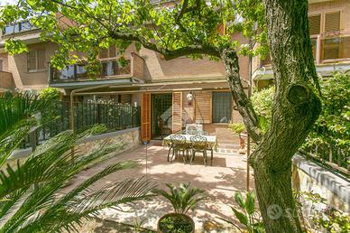 VILLA A SCHIERA A FONTE NUOVA