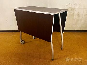 Tavolo pieghevole con ruote