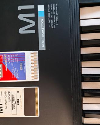  tastiera korg M1 più due schede 