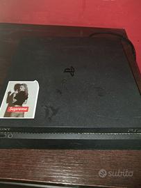 Playstation 4 slim