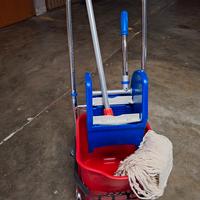 Carrello strizzatore mocio