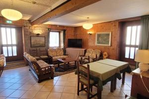 Attività / Licenza di 800 m² con più di 5 locali a