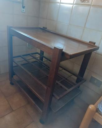 carrello con portabottiglie