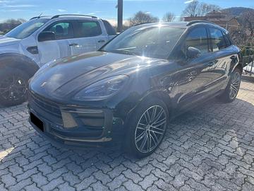 PORSCHE Macan 2.0