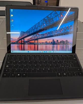 Microsoft Surface Pro 6 i7 8GB 256GB con Accessori