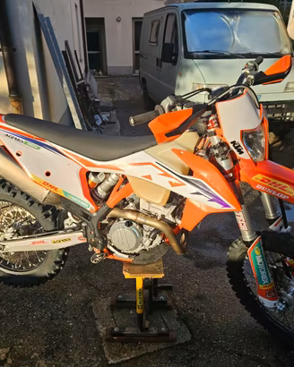 KTM 250 EXC-F 2023 - Standard o Full Optional)