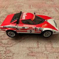 Modellino Kyosho Lancia Stratos HF Rally Marlboro